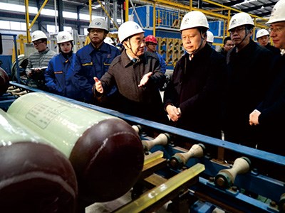 原衡陽市委書記、市人大常委會主任周農（湖南省人大常委會副主任、黨組成員、省總工會主席）視察金化高容，彭琪董事長現場陪同